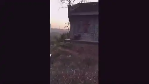 爆笑真人吃鸡,快递来了,大家乐开了花
