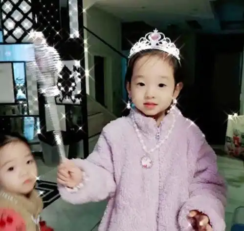 杨云晒妹妹近照,乐乐再遭杨阳洋整蛊,满脸墨汁生无可恋
