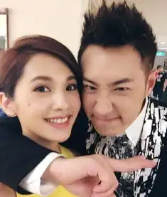 从终于翻红的潘玮柏朋友圈扒起
