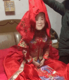 搞笑gif趣图兄弟,妹子一点都不搭理你,你可能是自作多情了
