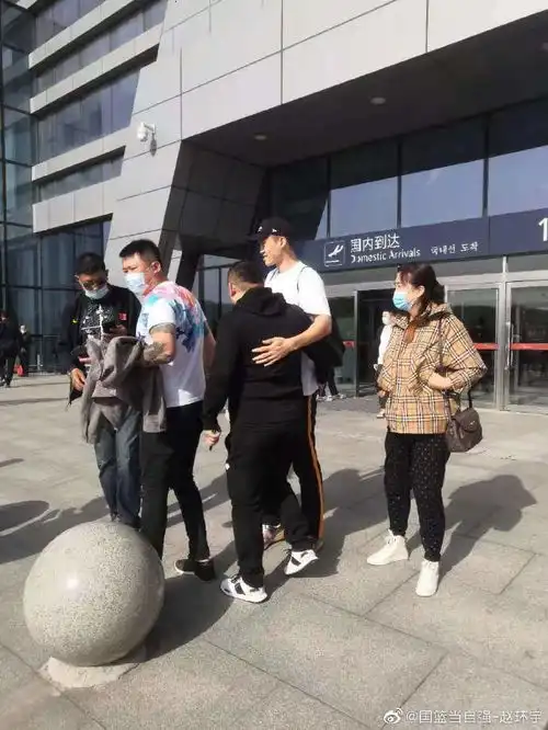 周鹏回丹东,球霸变胖,阿日发文,许钟豪秀中投,孙铭徽结束休假

