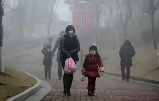 图说雾霾武汉爆表那些天

