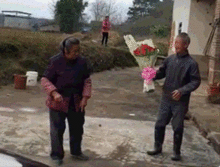 搞笑gif趣图大姐,你的发型已经做好了,咱们可以出门了
