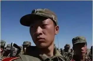 军训前后对比,正在军训的你扎心了不
