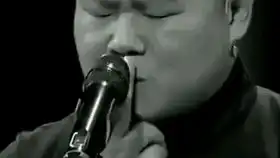 岳云鹏学于谦老师抽烟,太搞笑,每一秒都能当表情包
