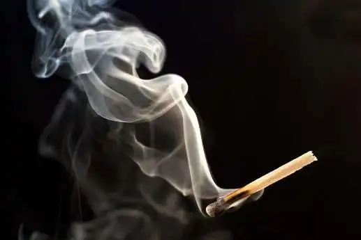 美疾控中心发布报告称全球十大最繁忙机场半数全面禁烟
