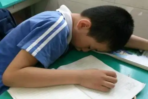 孩子骨骺线闭合之前,会发出3个信号,如果提早发现,还能补救
