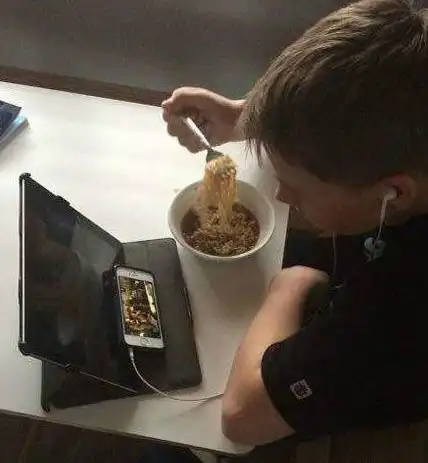 幽默笑话饭局的悲剧想请的人没来,来的人都和你无关
