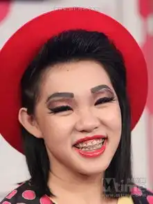 郭敬明能看上她,眼光至少得有一米八
